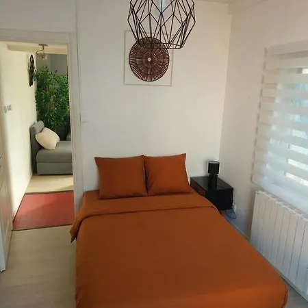 Small Townhouse Feriehus Clermont-Ferrand
